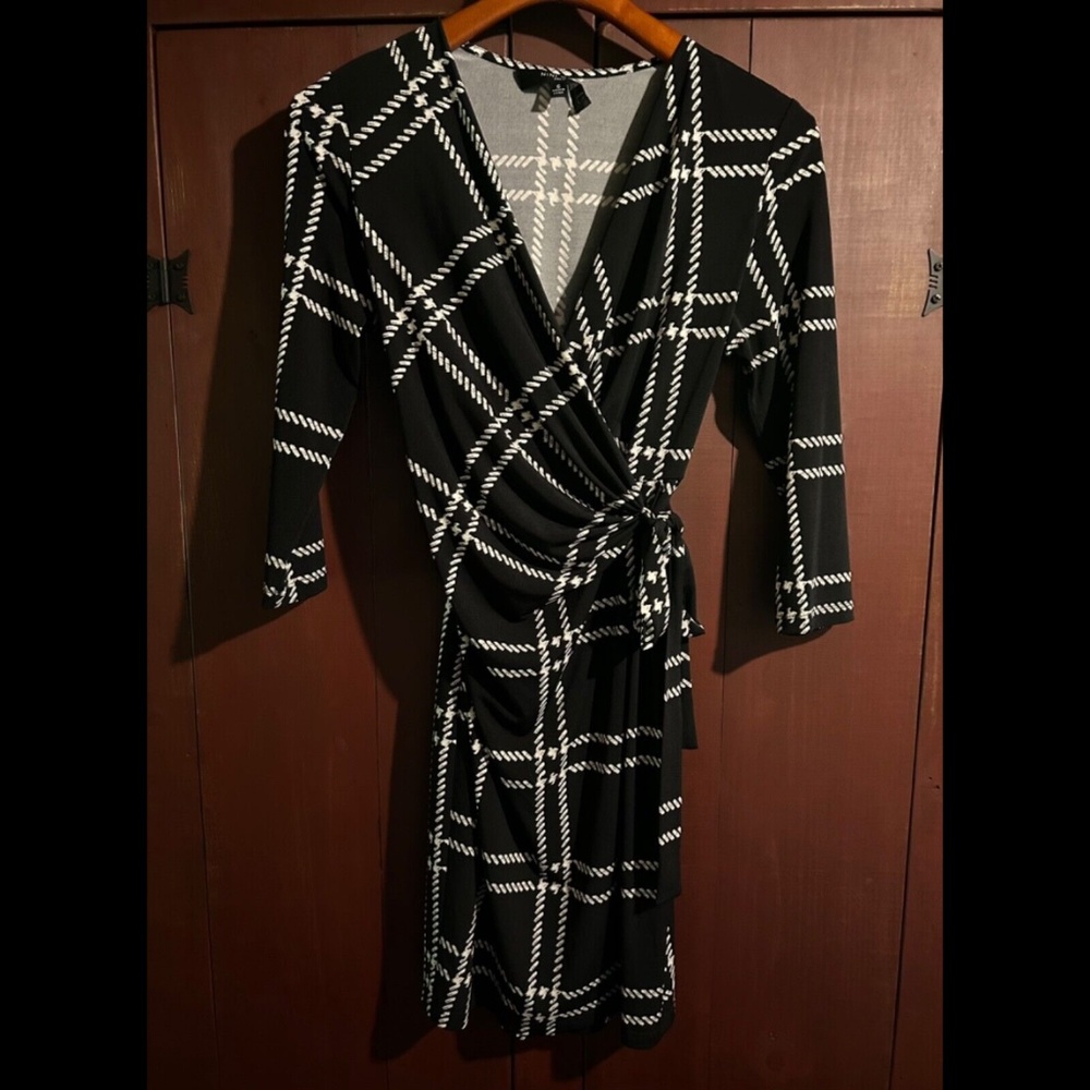 Nine West Matte Jersey Career Wrap Dress Black Ivory Plaid Size 6